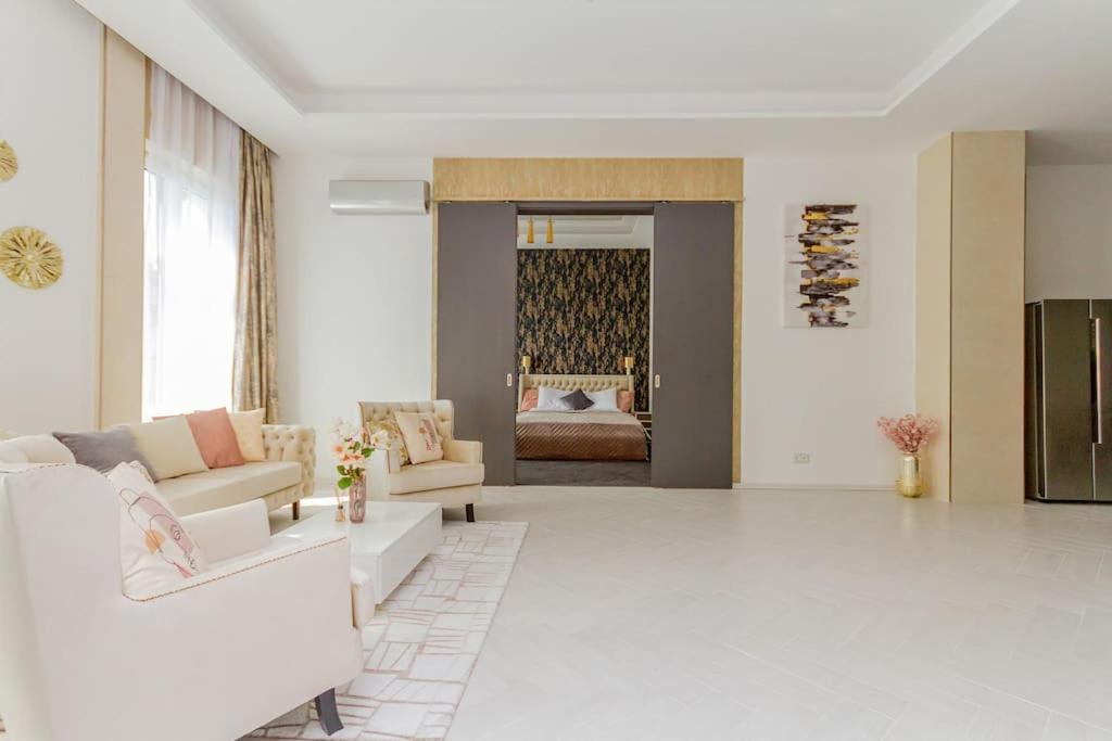 The Opulent Oasis By Newave Appartement